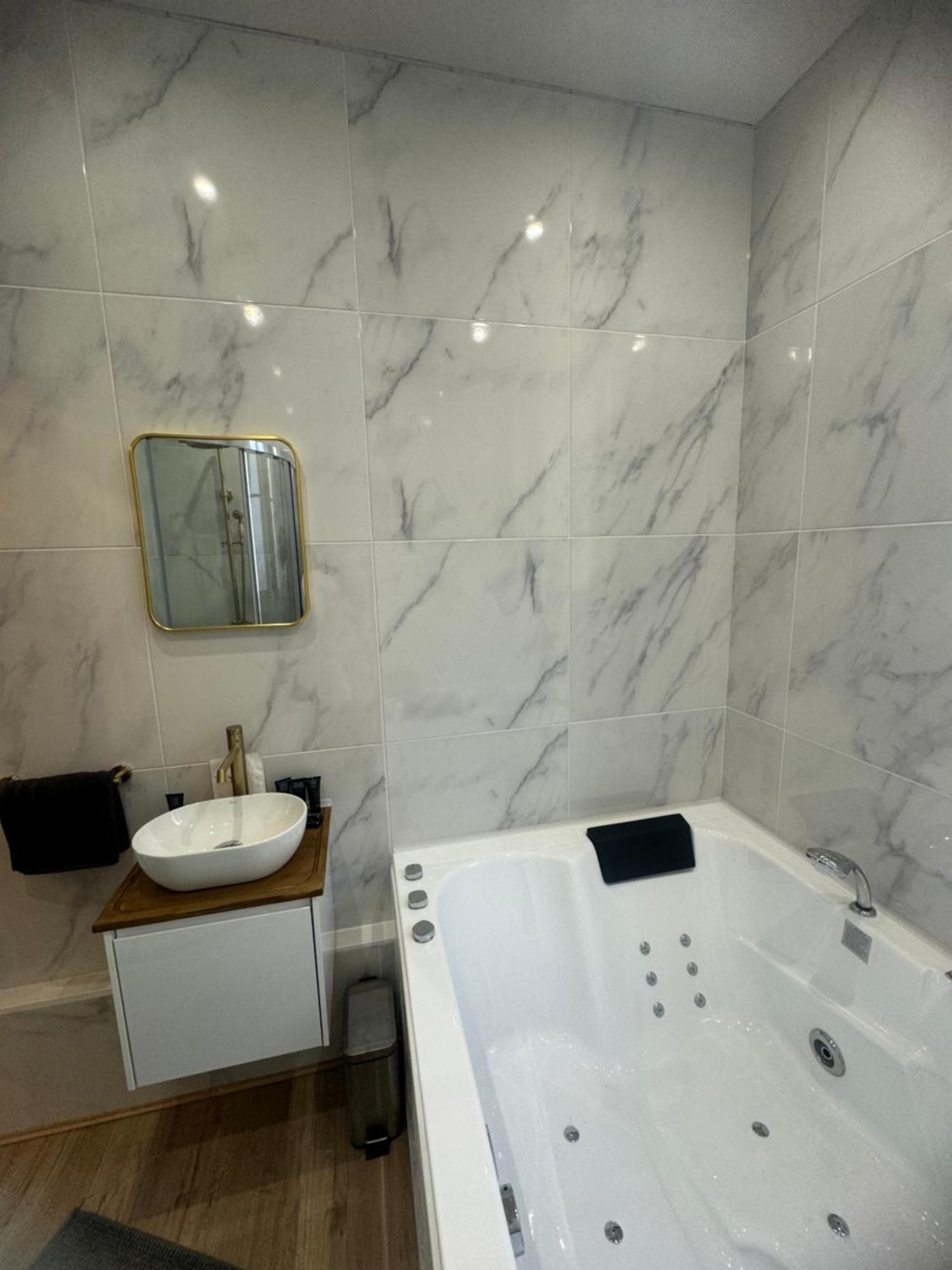 L'Experience Appartement & Spa Prive Chambery Bagian luar foto